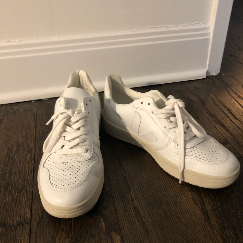 Veja V-10 lace up sneakers